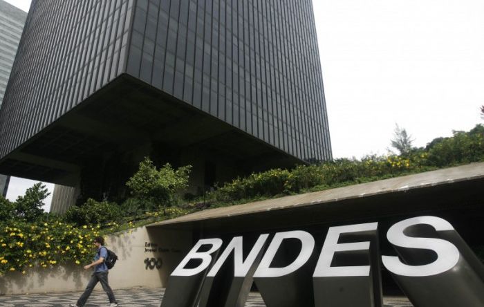 Antecipação de pagamentos pelo BNDES prejudica retomada do desenvolvimento