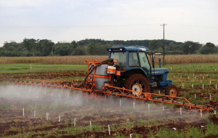 Anvisa afrouxa critérios para avaliação e classificação de agrotóxicos