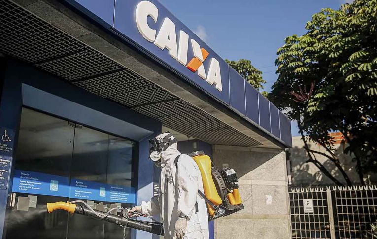 Bancários cobram providências da Caixa para acabar com caos das filas