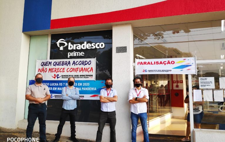 Bancários do Bradesco paralisam em protesto contra demissões