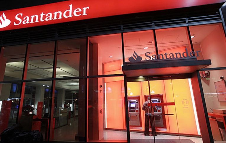 Bancários do Santander com horas negativas devem procurar seu sindicato