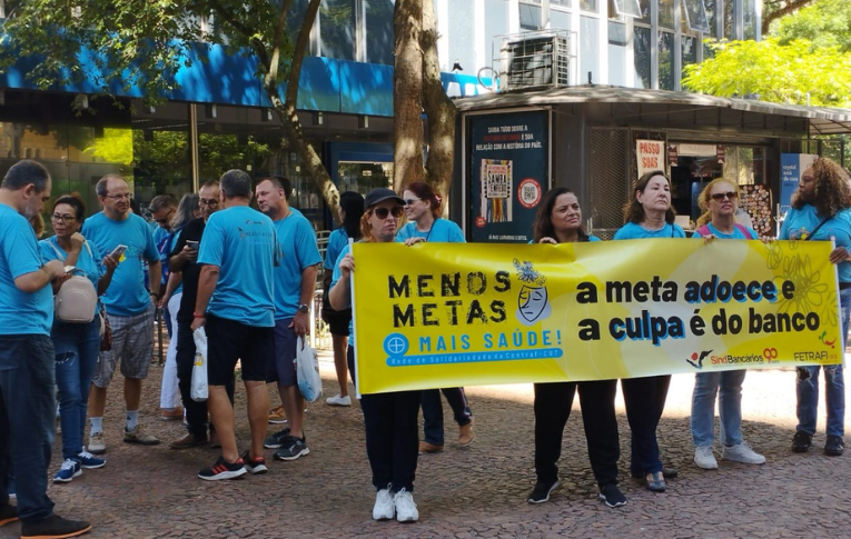 Bancários intensificam luta contra metas abusivas