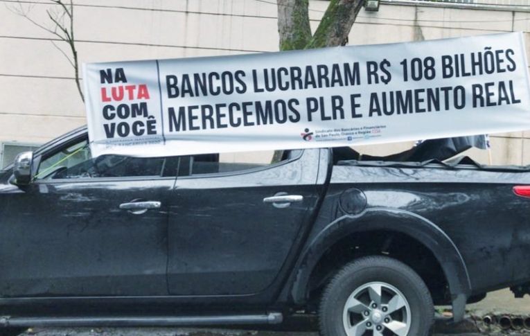 Bancários saem em carreatas por todo o país