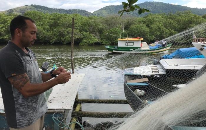 Bolsonaro quer tirar mais direito de trabalhador, agora dos pescadores artesanais 