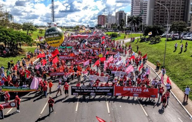 Brasília foi tomada por trabalhadores nesta quarta (24)