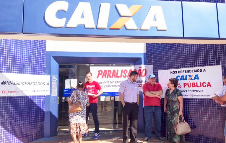 Caixa de Assis retarda abertura por melhor atendimento