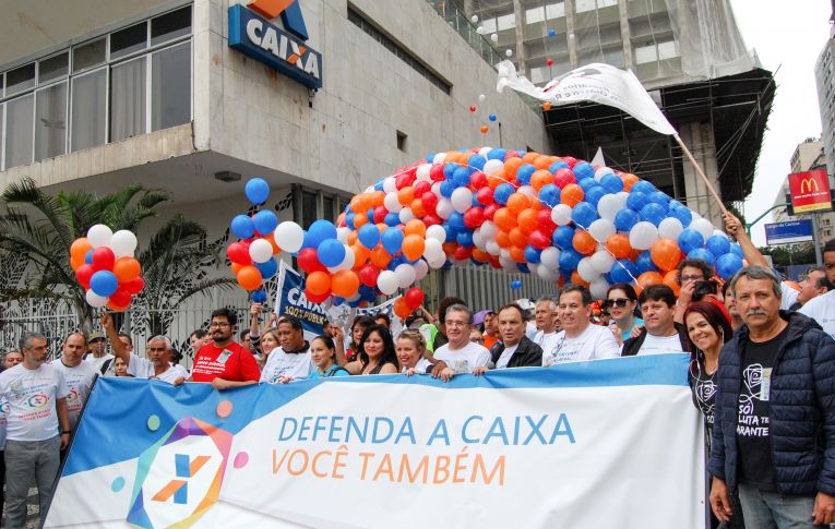 Caixa inclui cláusulas trabalhistas em seu estatuto e fere direito à livre negociação