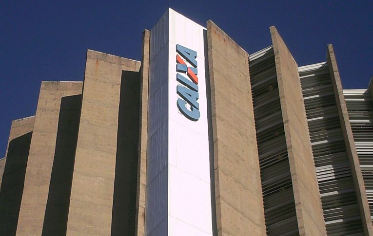 Caixa: lucro cresce e banco diminui