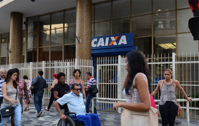 Caixa suspende crédito consignado do Auxílio Brasil por 24 horas