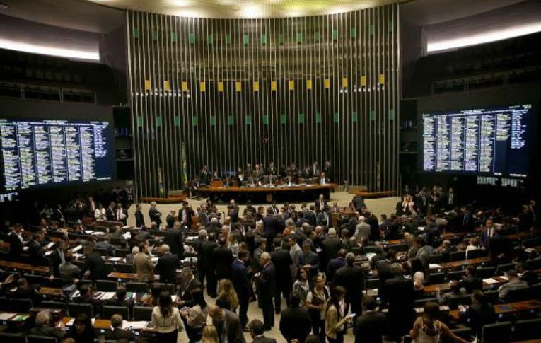 Câmara começa a debater e votar reformas trabalhista e da Previdência