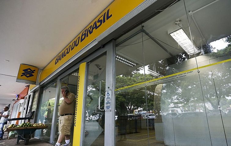 Clientes têm direito a pacote de serviços bancários livre de tarifas; saiba como solicitar