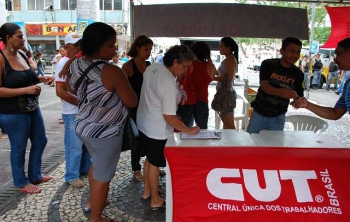 Coleta de assinaturas contra reforma da Previdência começa nesta quinta (4)