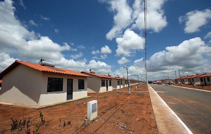 Com Bolsonaro, investimentos do Minha Casa Minha Vida caíram de 11,4 para 2,54 bi