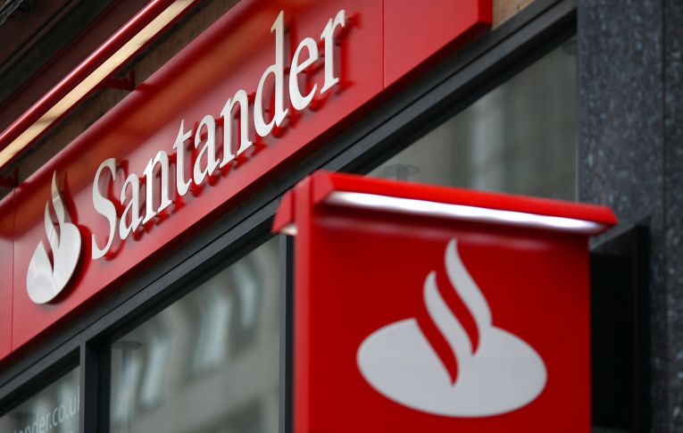 Conar acata pedido de jornais e pede suspensão de campanha publicitária do Santander