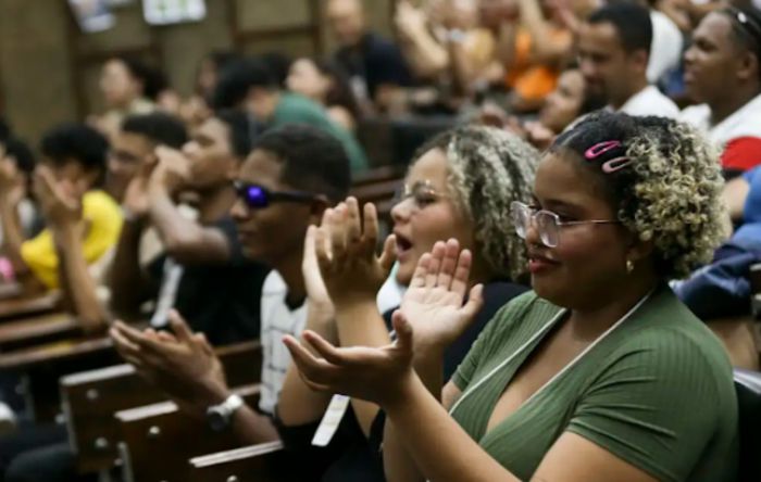 Conclusão do ensino superior é maior entre alunos cotistas e do ProUni, diz pesquisa 