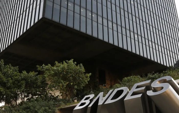 Concurso para o BNDES abrirá 150 vagas com salário inicial de quase R$ 21 mil 