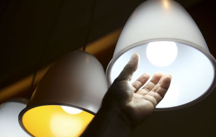 Consumidor vai pagar R$ 40 bi a mais na conta de luz para dar lucro a acionistas