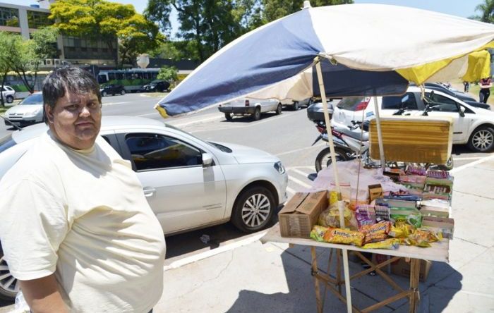 Cresce número de trabalhadores sem direitos - sem carteira e por conta própria