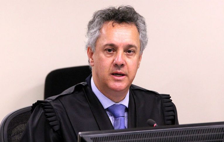 Dallagnol manteve diálogos ‘impróprios’ com relator da Lava Jato no TRF4