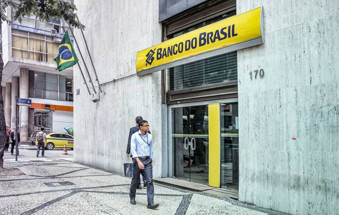 De olho nos custos, grandes bancos fecham 1,8 mil agências em 12 meses