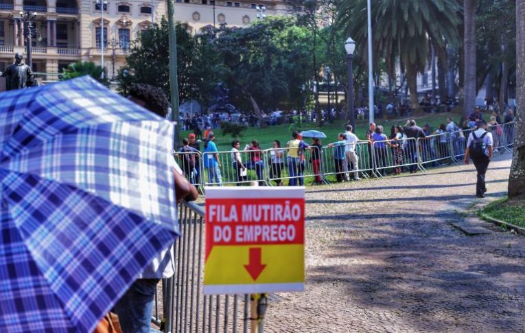 Desemprego no Brasil continuará elevado nos próximos anos 21 janeiro