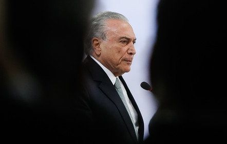 Direita não consegue resolver a crise que criou