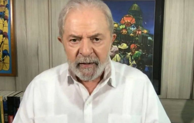 Economista do Santander defende golpe para evitar retorno de Lula