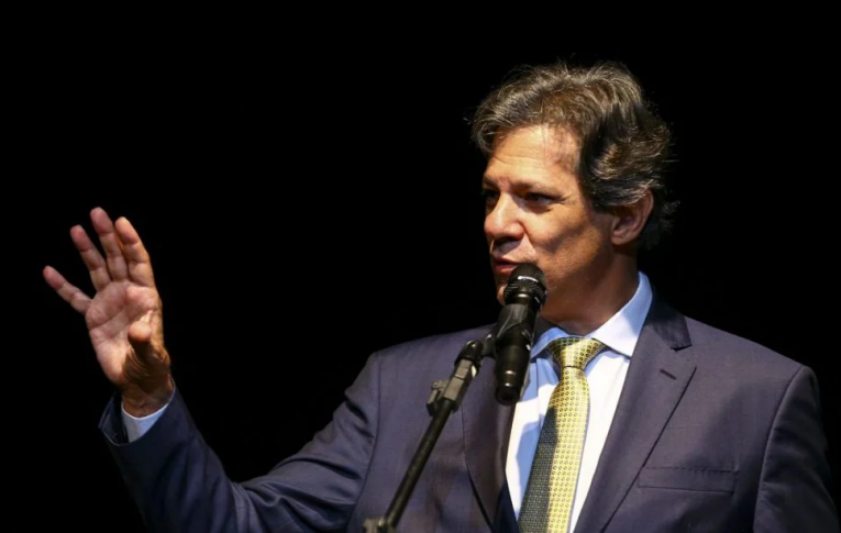 Elevação de juros em meio à fragilidade da economia mundial agrava o cenário, diz Haddad no G20