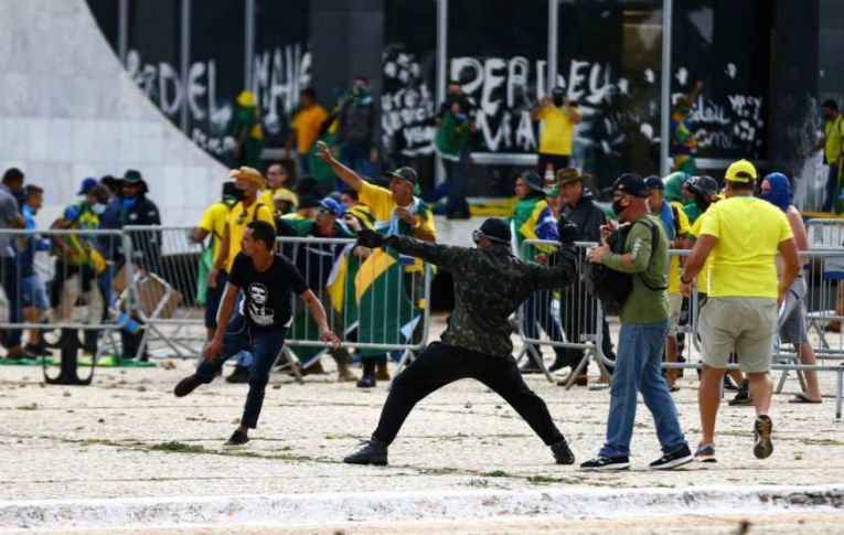 Fetec condena ataques terroristas em Brasília