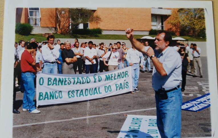 Fetec-CUT/PR aponta perdas que a sociedade teve com venda do Banestado