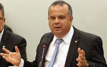 Governo quer idade mínima de 65 anos para homens e 62 para mulheres