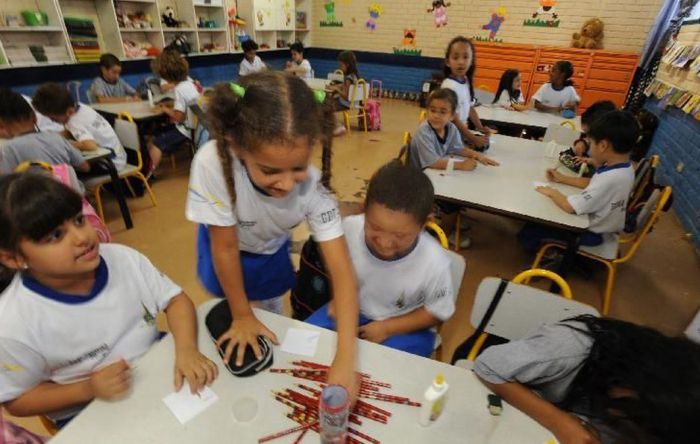 Igrejas e instituições filantrópicas querem dinheiro do Fundeb para escolas privadas