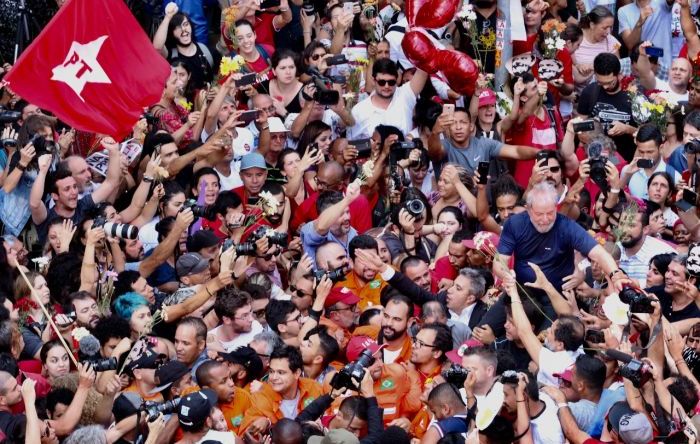 Juristas afirmam que Lula pode, sim, ser candidato à Presidência