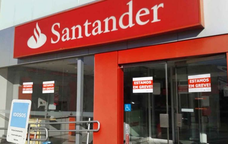 Justiça do Trabalho condena Santander por ocultar informações sobre programa de apoio ao emprego