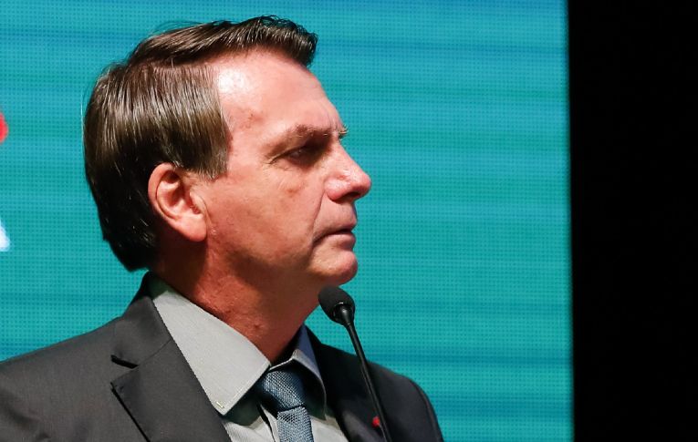 Lista de empresários que ovacionaram Bolsonaro em jantar teve devedores, sonegadores e exploradores de mão de obra