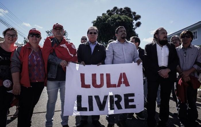 Luta pela liberdade de Lula unifica centrais no 1º de Maio nacional em Curitiba