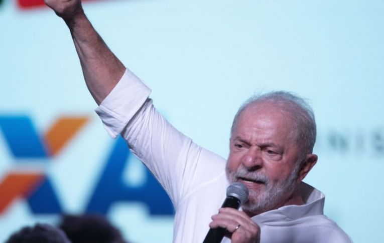 Maioria esmagadora dos brasileiros apoia pressão de Lula contra taxa de juros do Banco Central