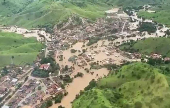 Mais de 130 cidades em emergência e 21 mortos na Bahia. Saiba como ajudar