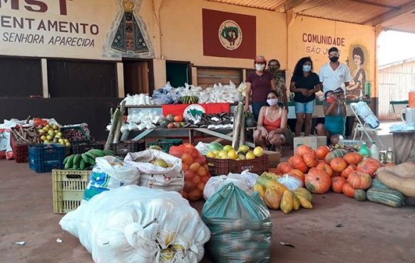 MST doa 2,6 toneladas de alimentos para famílias carentes e Uopeccan