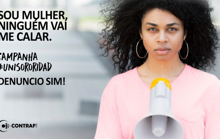 Mulheres protestam contra a violência nesta quinta-feira (25)