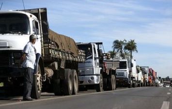 Na prática, uma greve geral. E de alto teor explosivo