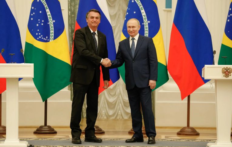 No conflito entre Rússia e Ucrânia, Bolsonaro prefere a covardia do silêncio