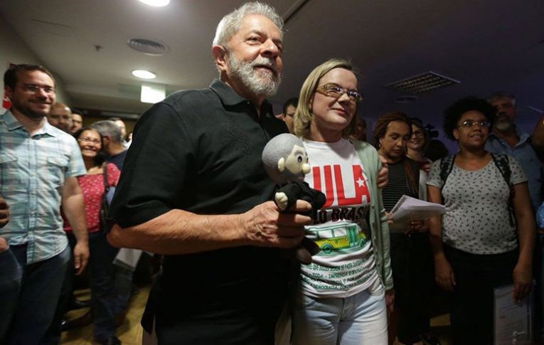 No século 21, PT e esquerda têm que ter coragem de inovar, diz Lula