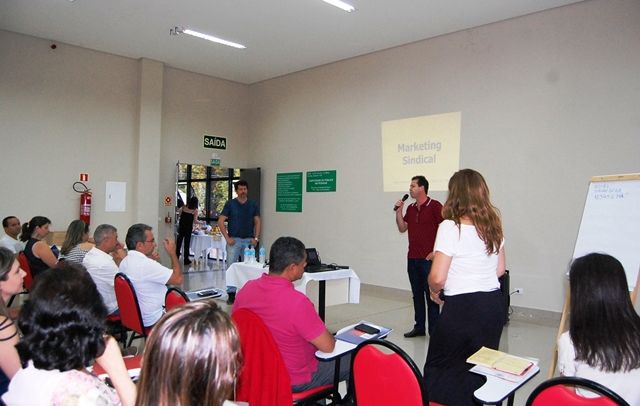 Pactu participa de curso sobre marketing sindical