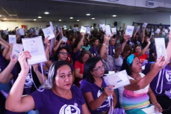 Mulheres da CUT priorizam paridade, reforma política e mídia democrática