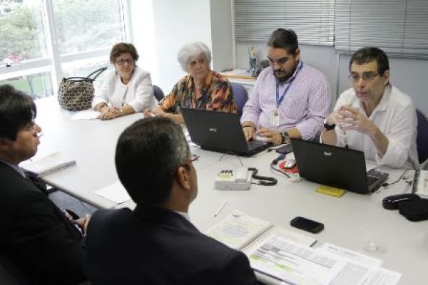 Contraf-CUT retoma debate com Caixa sobre plano de saúde dos empregados