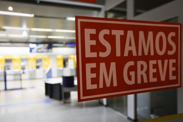 Bancários do Paraná iniciam greve com paralisação em 360 agências