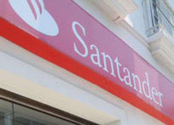 Santander não ouve bancários e aplica reajuste de 8,77% no plano médico