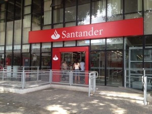 Inscrições para bolsas de estudo conquistadas no Santander vão até dia 16