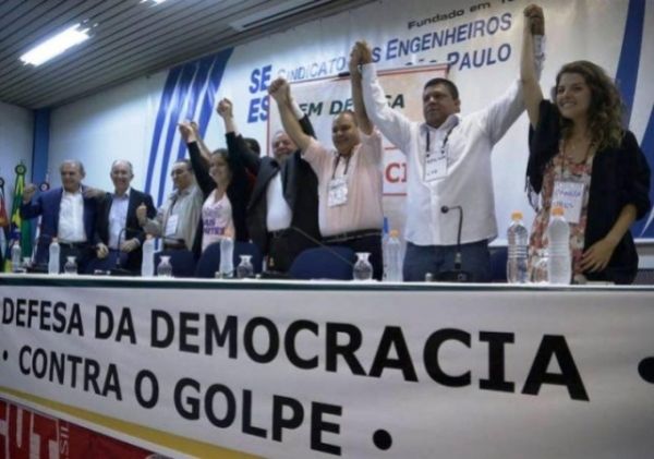 Lideranças partidárias, sindicais e sociais definem linha de ação contra o golpe, nas ruas e no Congresso 